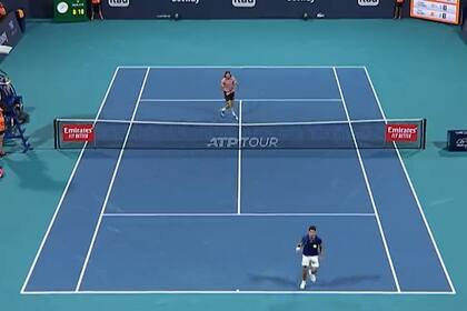 El espectacular punto entre Carlos Alcaraz y Stefanos Tsitsipas