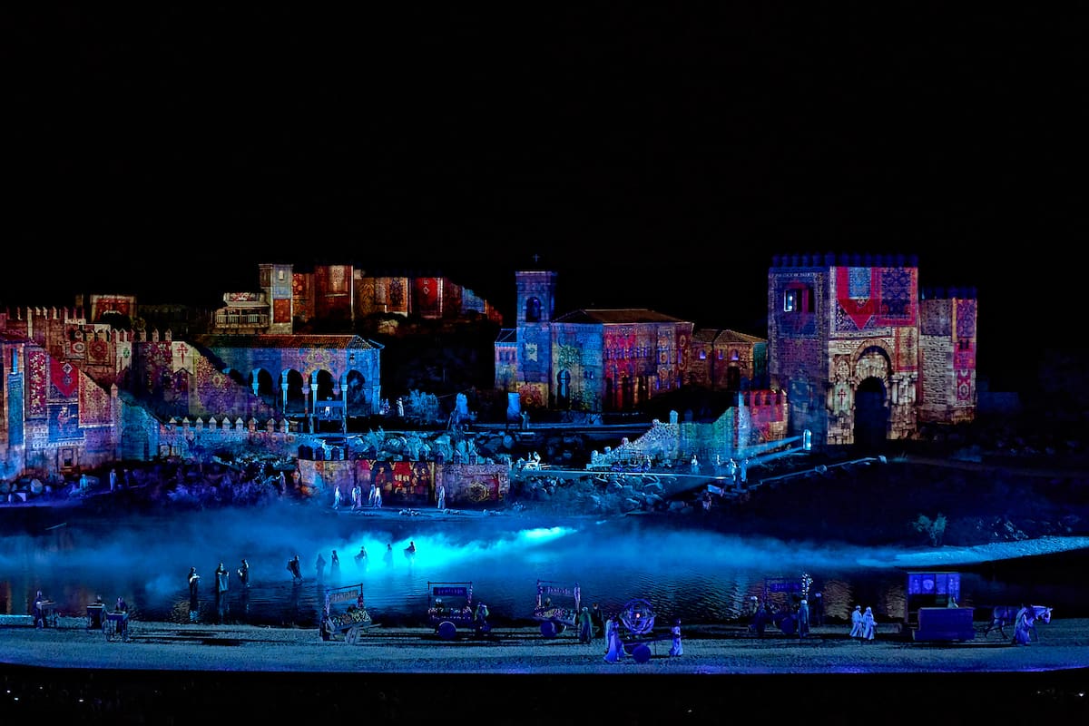 El espectacular show nocturno del parque Puy du Fou, en Toledo, a una hora de Madrid