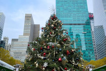 El espectáculo anual de iluminación de árboles en Bank of America Winter Village se realizará el próximo martes 2 de diciembre