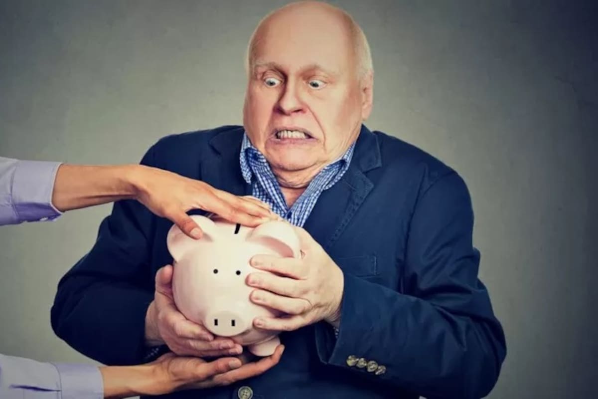 El esquema Ponzi lleva el nombre de Charles Ponzi, quien en la década de 1920 convenció a miles de personas para que invirtieran en un complejo plan con sellos de correos