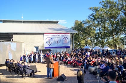 El establecimiento está ubicado en un campo perteneciente al Instituto Nacional de Tecnología Agropecuaria (INTA). Es producto de un convenio con la Escuela Superior Integral de Lechería de Villa María
