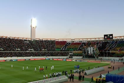 El Estadio Adrar destaca por su integración con el paisaje local