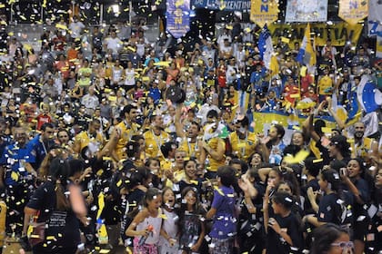 El estadio Aldo Cantoni fue una fiesta