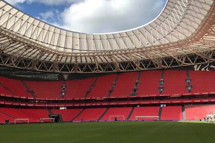 El estadio San Mamés, de Athletic de Bilbao, España. Un informe de la empresa especializada en marketing deportivo estima las pérdidas que sufrirá la industria deportiva como consecuencia del coronavirus.