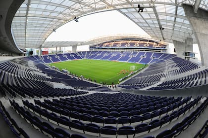 El Estadio do Dragão incluye un museo, una tienda del club, locales comerciales, restaurantes, oficinas y servicios