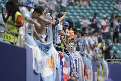El estadio Hard Rock de Miami empieza a llenarse