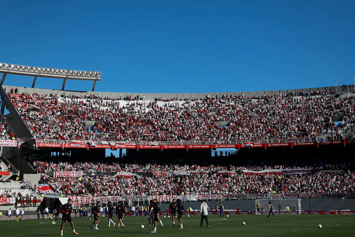 El estadio Monumental, casi repleto, en el clásico entre River y Boca; ahora sí, será permitido el 100 por ciento de aforo, pero sin visitantes