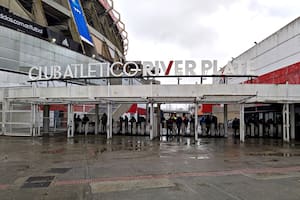 El estadio Monumental estuvo cerrado aquel sábado 14 de marzo, cuando la Covid-19 estaba por ser declarada pandemia; River no se presentó y Tucumán lo hizo con una escribana; luego de un año y medio, AFA determinó en qué queda la situación.