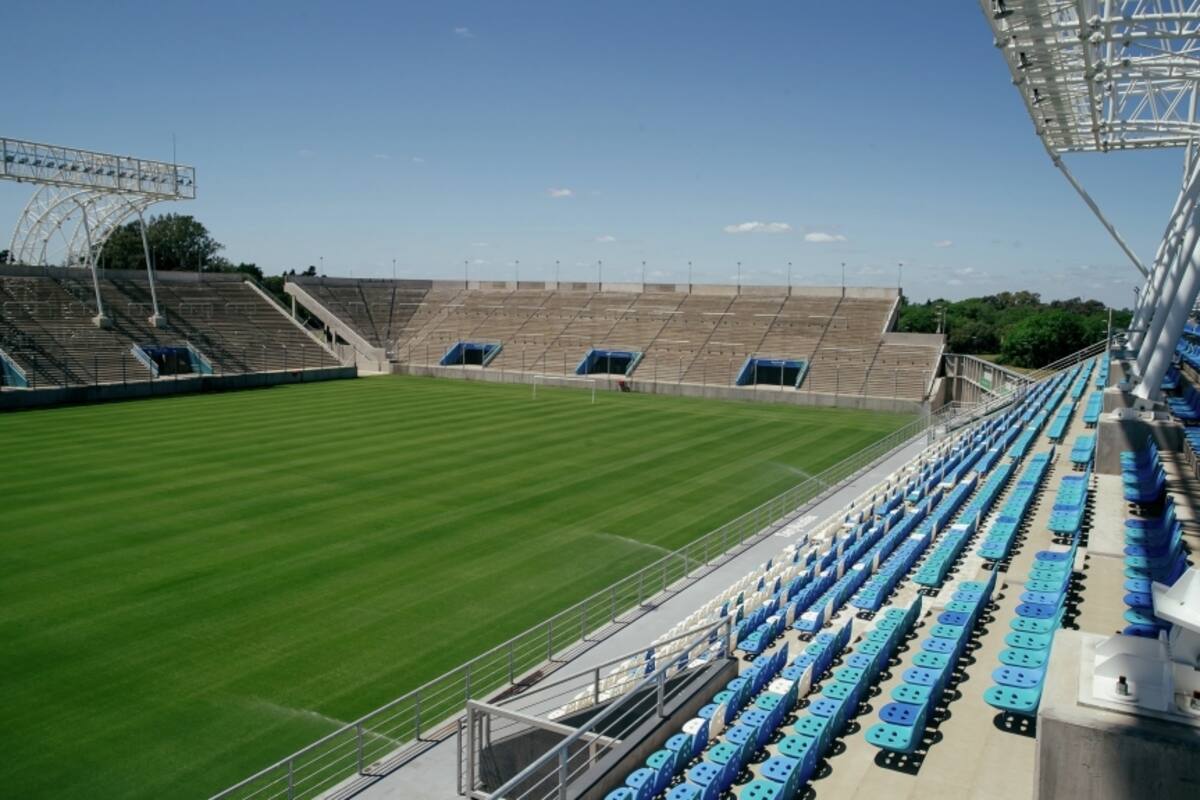 El estadio Municipal de San Nicolás fue inaugurado en 2019, construido con fonods de la comuna y diseñado para recibir 25.000 espectadores.