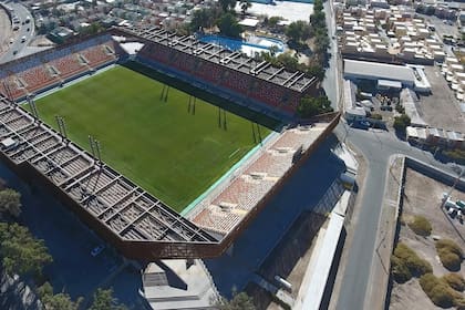 El estadio Municipal Zorros del Desierto de Calama, a unos 2300 metros sobre el nivel del mar, donde Chile pretende recibir a la Argentina en enero próximo, por las eliminatorias sudamericanas para el Mundial de Qatar 2022.