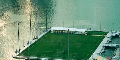 El estadio ubicado sobre el agua en el medio de la ciudad de Singapur. Crédito: www.guiadesingapur.com