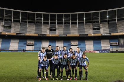 El estadio vacío, en una noche para el olvido de Racing