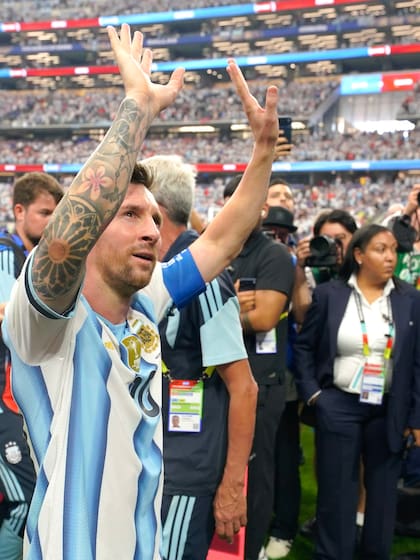 Messi enterró la semana de los rumores y floreció como el máximo goleador en la historia de los mundiales