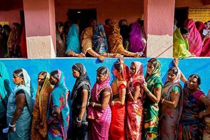El estado de Bihar transfirió 10.000 rupias a las cuentas bancarias de las mujeres antes de las elecciones