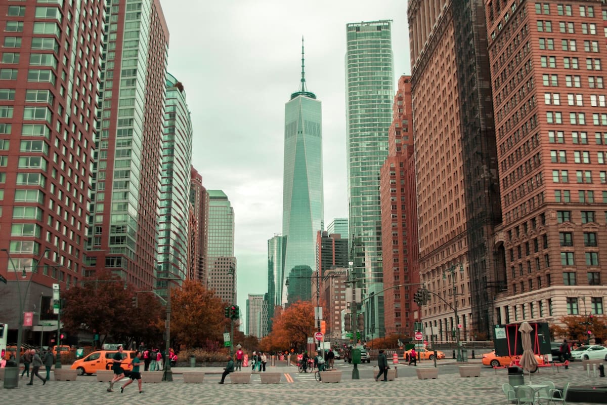 El estado de Nueva York se posiciona como el tercero con más migrantes ilegales