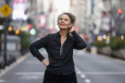 "El Estado tiene que invertir en la cultura, como lo hacen en Europa, porque es la característica que nos hace humanos, no se trata solamente de producir y generar dinero", dice