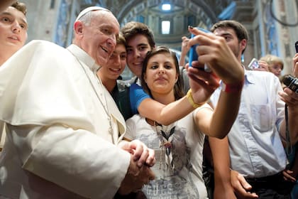 El estilo de Francisco incluía la cercanía con todos los fieles