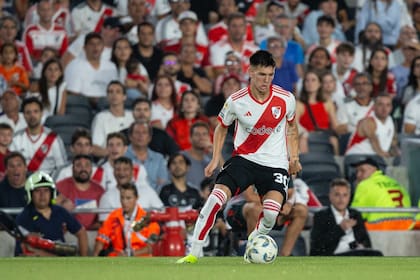 El estreno de Franco Mastantuno y en el Monumental: con 16 años, el talentoso juvenil es el tercer futbolista de menor edad en debutar con la camiseta de River