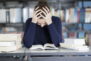 El estrés es una percepción de una amenaza real o supuesta a la integridad fisiológica o psicológica de un individuo
