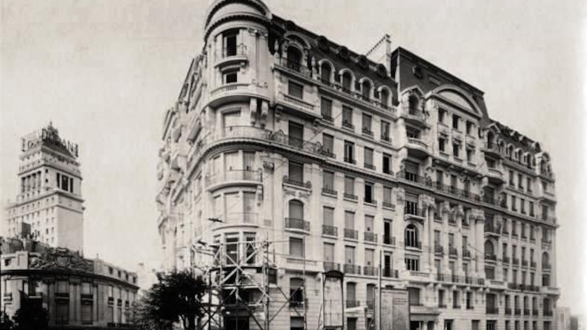 El Estrugamou, poco tiempo antes de finalizar su construcción