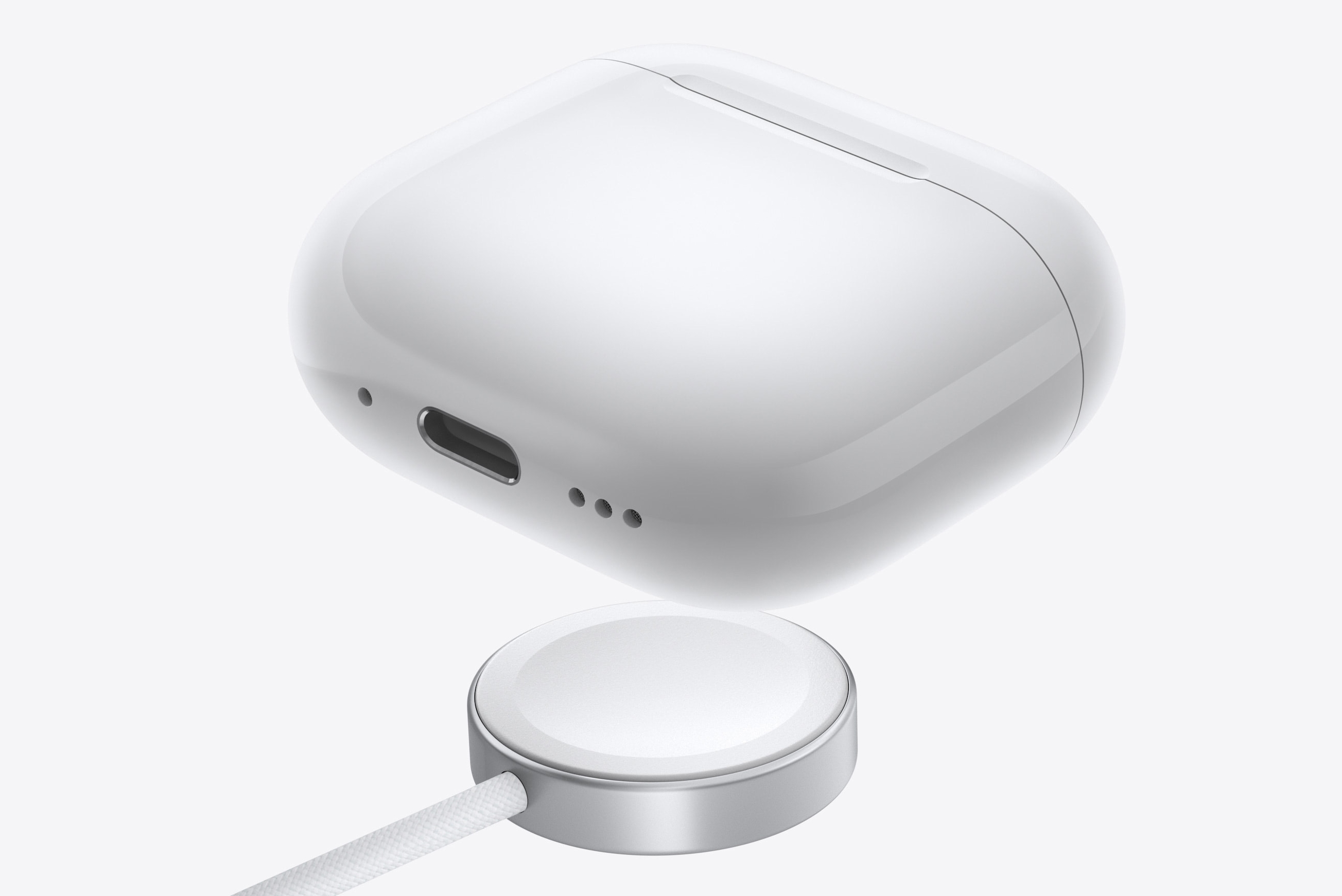 El estuche de los auriculares AirPods 4 se carga por USB-C o en forma inalámbrica