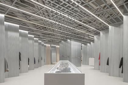 El estudio D415 juega con las leyes de gravedad para la creación de SOM Store, en Bratislava