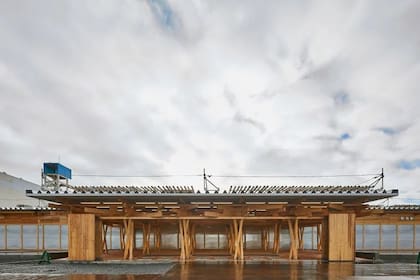 El estudio de Tokio Nikken Sekkei ha diseñado un edificio comunal de madera en la villa de atletas de los Juegos Olímpicos de Tokio 2020