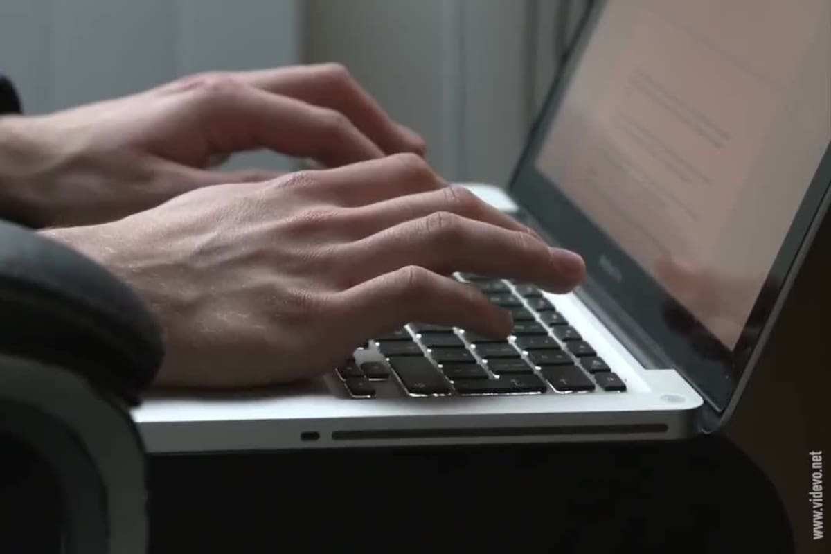 El estudio muestra que buena parte de nuestro tiempo y energía se consume, por ejemplo, en pelearnos con el autocorrector de texto