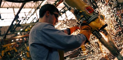 El estudio registró una moderación en las expectativas positivas en relación a la situación económica de cada empresa, al sector de actividad y al contexto económico en general