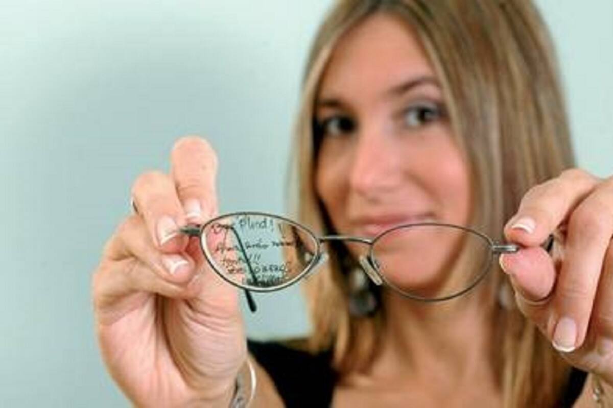 El estudio reveló que hay un 30% más de probabilidades de que una persona inteligente use anteojos.