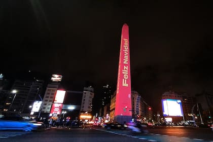 El evento inaugural del período navideño en la Ciudad incluyó un mapping sobre el Obelisco