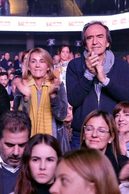 "La Vida es Hoy", en el Movistar Arena: familiares del exsenador y personalidades de la política dijeron presente en el evento solidario.