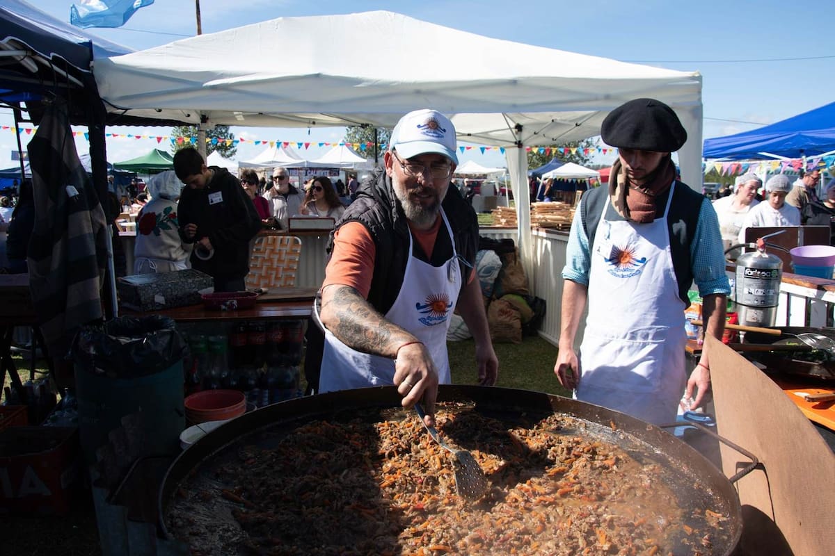 El evento tendrá una programación pensada para pasar el día completo junto a la laguna, con shows en vivo, feria, actividades para chicos y una masterclass de cocina