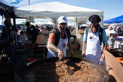 El evento tendrá una programación pensada para pasar el día completo junto a la laguna, con shows en vivo, feria, actividades para chicos y una masterclass de cocina