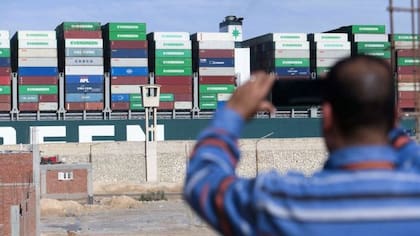 El Ever Given se encuentra ahora en una zona segura mientras se realiza la investigación