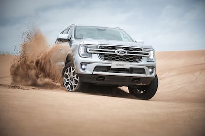 El Everest equipa un motor EcoBoost naftero de 2.3L turbo de cuatro cilindros