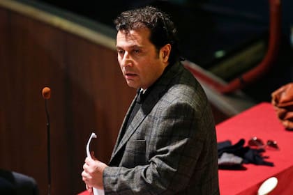 El ex capitán Francesco Schiattino escucha la sentencia condenatoria