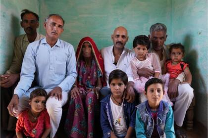 El ex convicto volvió a su pueblo natal y se ha reunido con su madre, sus hermanos y con los hijos de estos