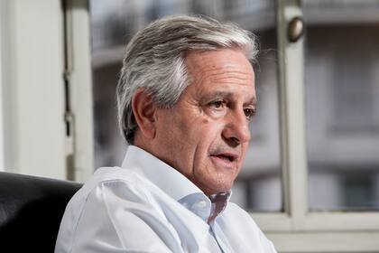 El ex funcionario de Macri dijo que el decreto es "muy malo" por las competencias que pasaría a tener el Estado sobre las empresas y que no se justifica por los avances de los últimos años ni tampoco como herramienta para congelar precios