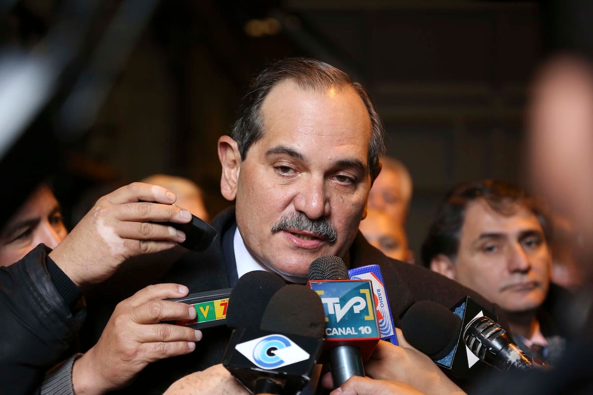 El ex gobernador tucumano y actual senador nacional fue denunciado por violación