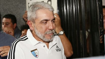 El ex jefe de Gabinete, Aníbal Fernández, dejó crecer su barba y abandonó el clásico look que lo caracteriza