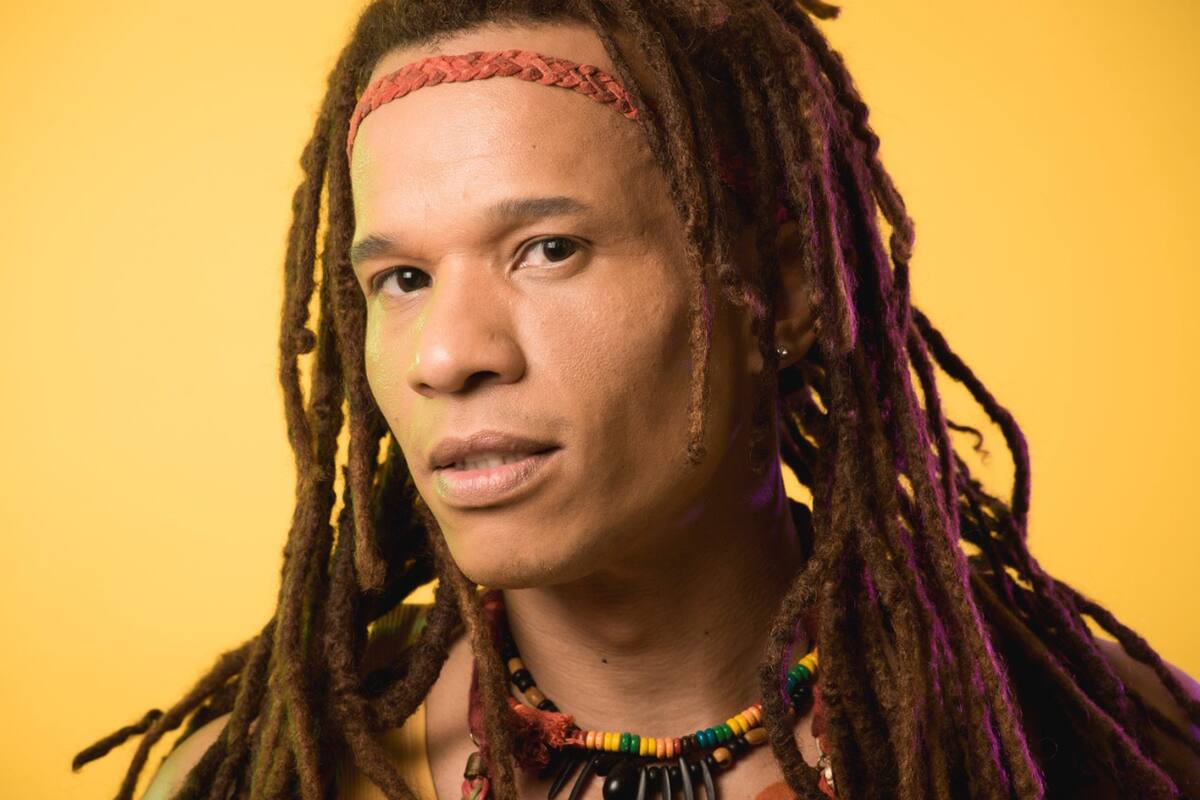 El ex Mambrú Manu Ntaka habla de su vida: los años de fama, su camino musical independiente y la militancia por los derechos de los afrodescendientes, en tiempos de racismo