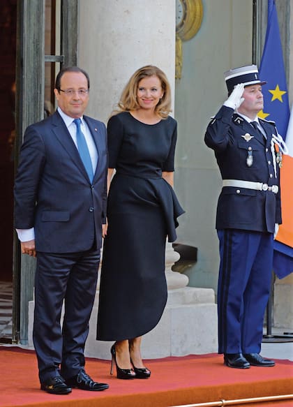 El ex presidente con Valérie Trierweiler, la primera dama que fue víctima de su infidelidad.