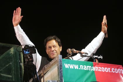 El ex primer ministro de Pakistán Imran Khan en un evento en Lahore, Pakistán, el 21 de abril de  2022.  (Foto AP/K.M. Chaudary)