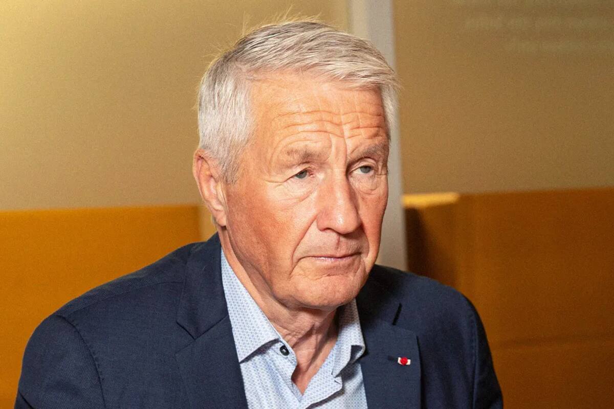 El ex primer ministro fue imputado por corrupción luego de que se revelara que mantuvo un contacto sostenido con Epstein entre 2011 y 2019