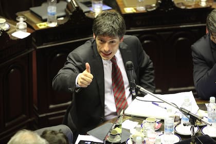 El ex senador Juan Manuel Abal Medina dejó el traspaso de su despacho a discreción de la Secretaría Administrativa