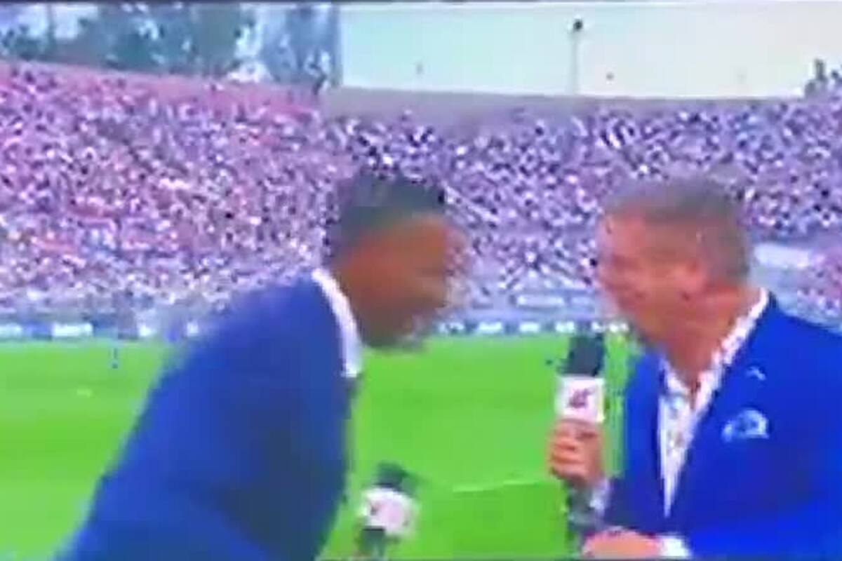 El exarquero de Trinidad y Tobago, Shaka Hislop, fue el protagonista del desamayo que alarmó a su compañero de transmisión