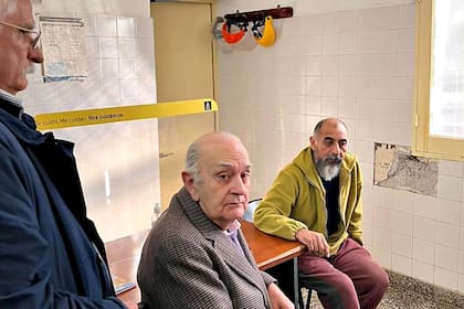 El excabo Julio Flores, con el diputado nacional Alberto Asseff