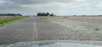 El exceso de agua complicó la logística del campo