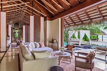 El exclusivo complejo cuenta con amplias habitaciones a metros de la playa y con acceso a piscina privada (Foto: oneandonlyresorts.com)